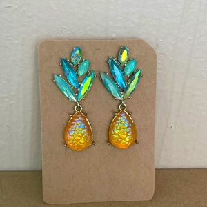 Betsey Johnson Pineapple 🍍 earrings